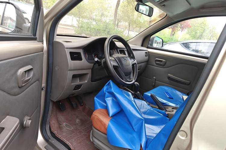 Used Wuling Rongguang V 2016 1.2L Practical Version Driver Seat