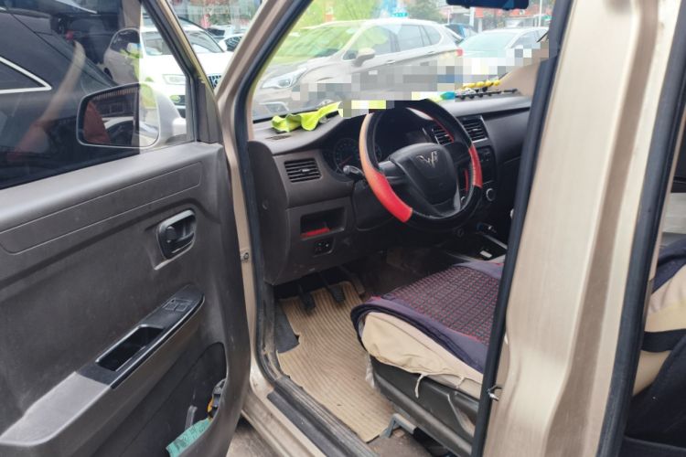 Used Wuling Rongguang V 2016 1.5L Standard Version Driver Seat