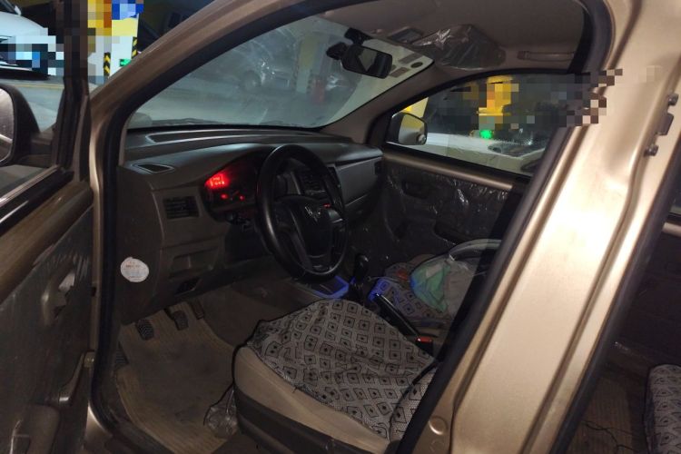 Used Wuling Rongguang V 2016 1.5L Practical Version Non-Power-Assisted Driver Seat