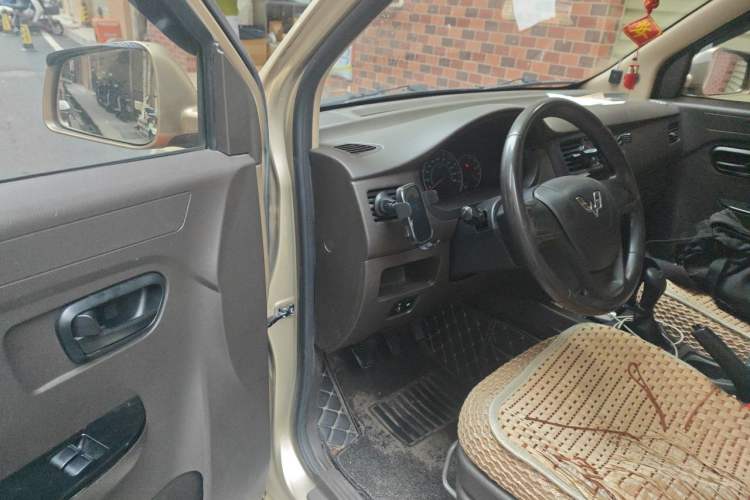 Used Wuling Rongguang V 2016 1.5L Standard Version Driver Seat