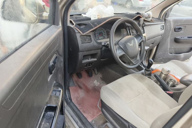 Used Wuling Rongguang V 2016 1.5L Standard Version Driver Seat