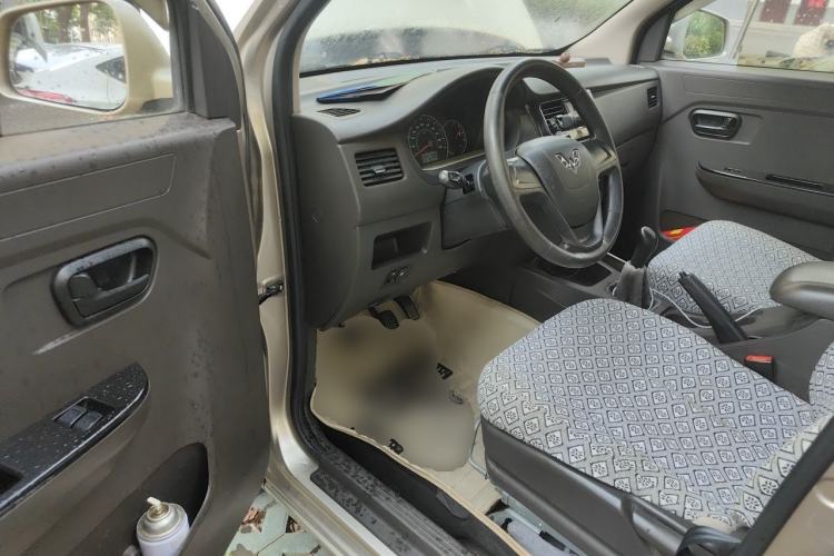 Used Wuling Rongguang V 2016 1.5L Standard Version Driver Seat