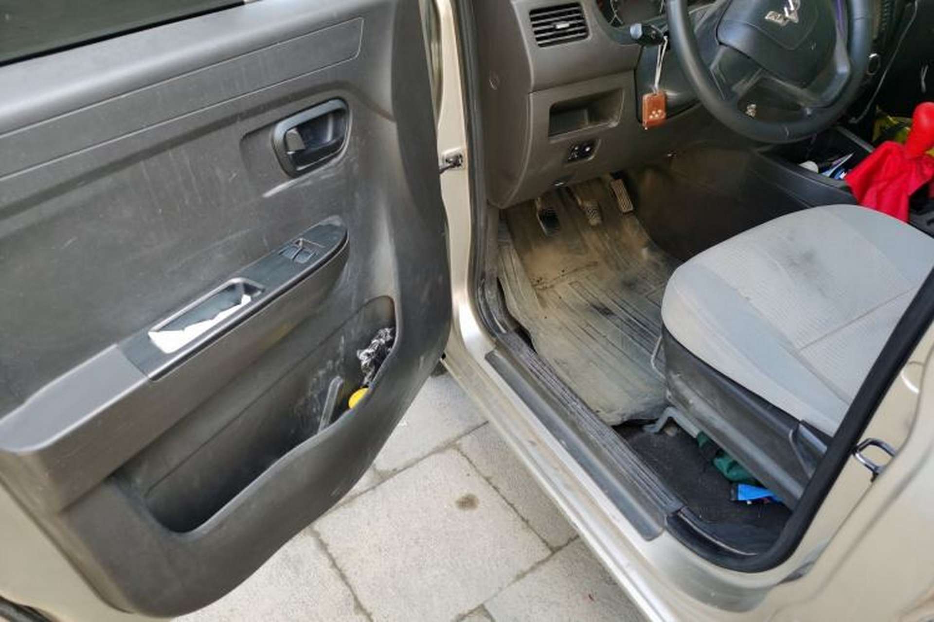 Used Wuling Rongguang V 2016 1.5L Standard Version Driver Seat