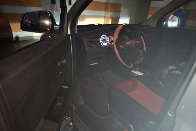Used Wuling Rongguang V 2016 1.5L Standard Version Driver Seat