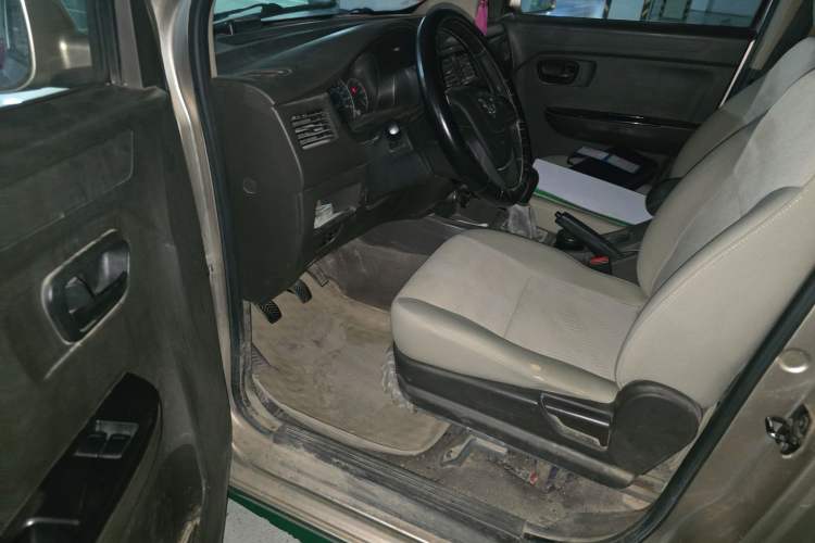 Used Wuling Rongguang V 2016 1.5L Standard Version Driver Seat