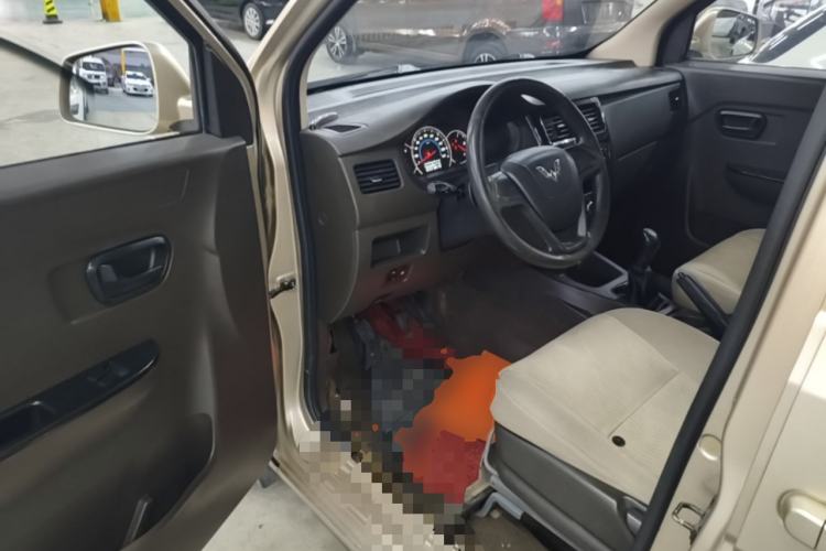 Used Wuling Rongguang V 2016 1.5L Standard Version Driver Seat