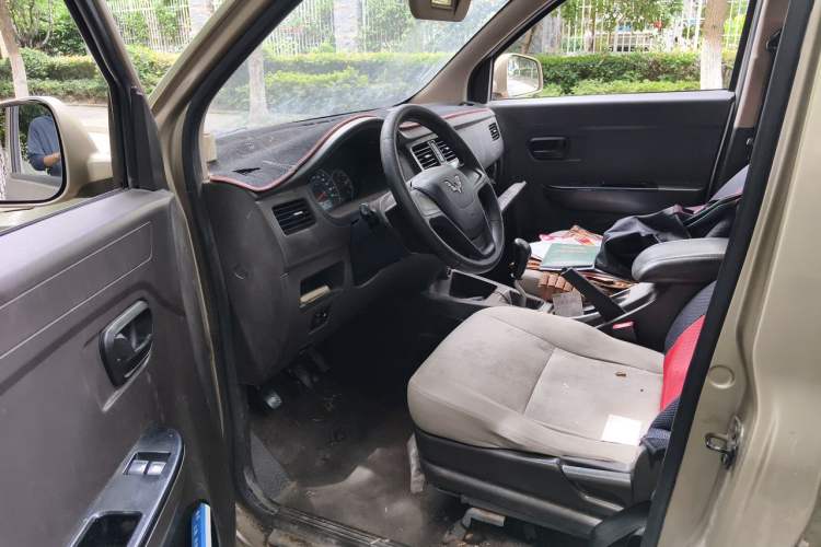 Used Wuling Rongguang V 2016 1.2L Standard Version Driver Seat