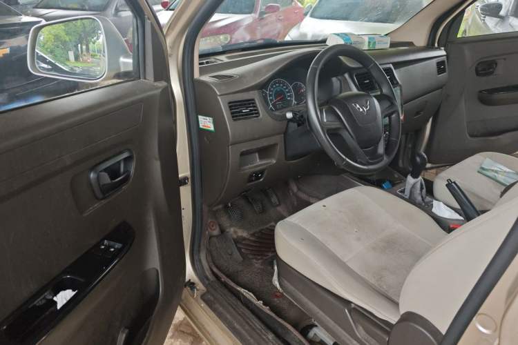 Used Wuling Rongguang V 2016 1.5L Standard Version Driver Seat