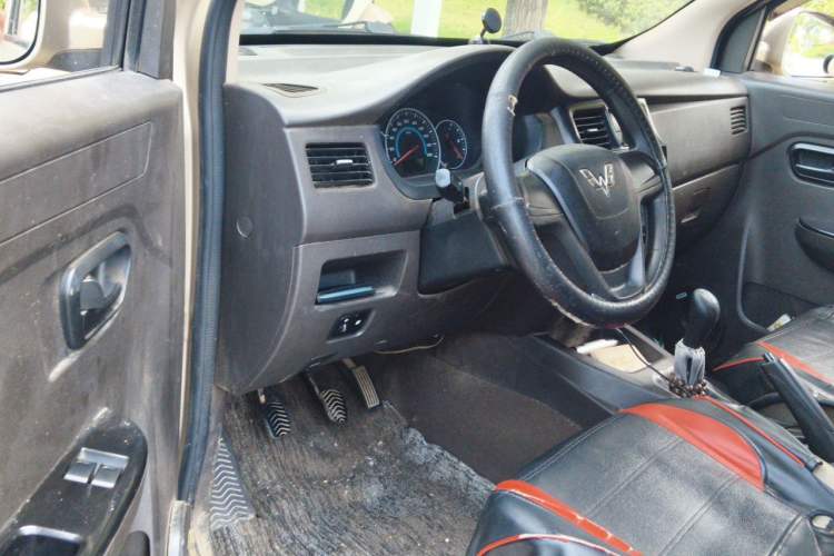 Used Wuling Rongguang V 2016 1.2L Standard Version Driver Seat