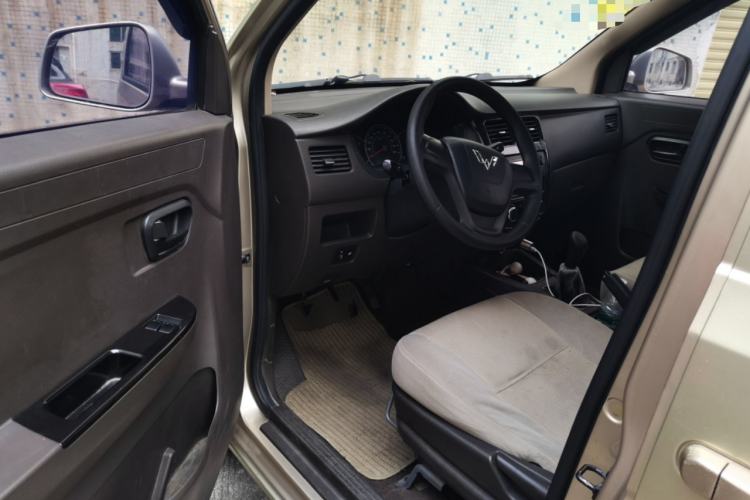 Used Wuling Rongguang V 2016 1.5L Standard Version Driver Seat