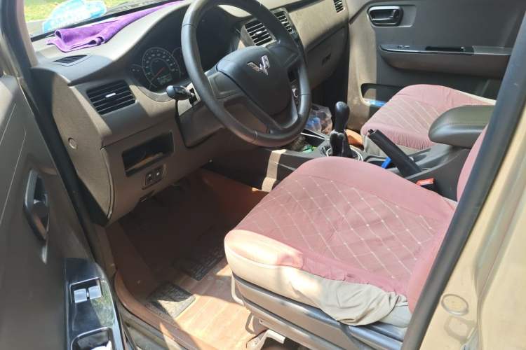 Used Wuling Rongguang V 2016 1.5L Standard Version Driver Seat