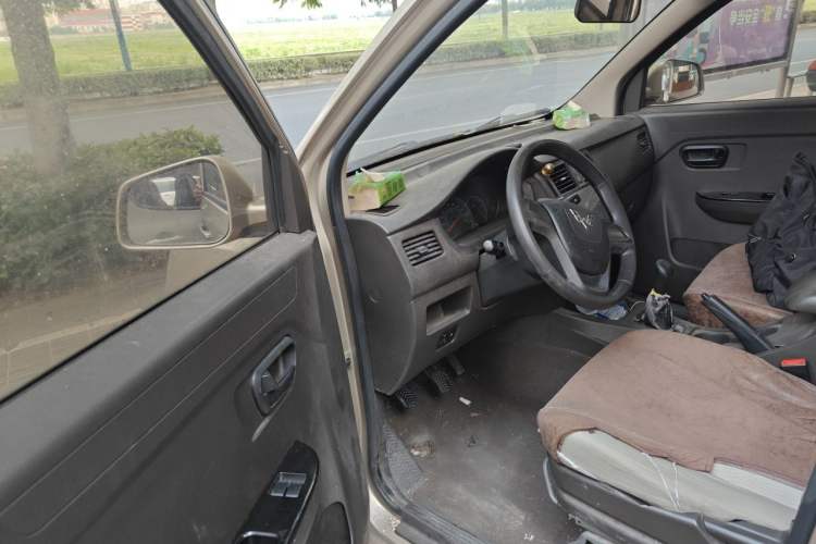 Used Wuling Rongguang V 2016 1.5L Standard Version Driver Seat