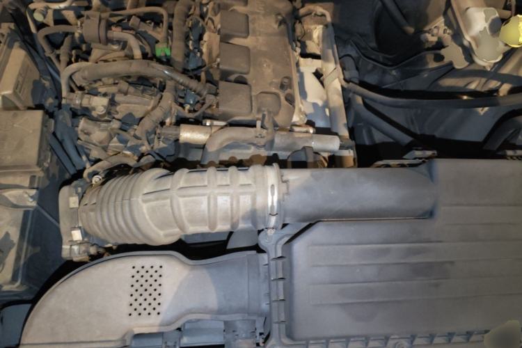 Used Wuling Rongguang V 2016 1.5L Standard Version Engine Bay