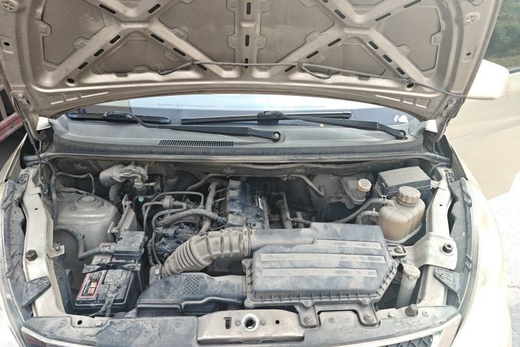 Used Wuling Rongguang V 2016 1.5L Standard Version Engine Bay