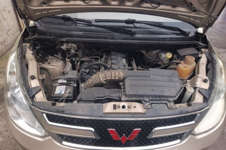 Used Wuling Rongguang V 2016 1.5L Standard Version Engine Bay