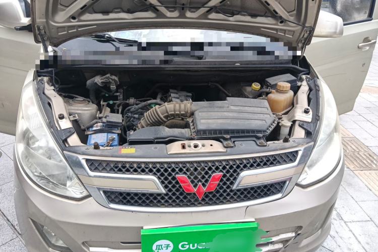 Used Wuling Rongguang V 2016 1.5L Standard Version Engine Bay