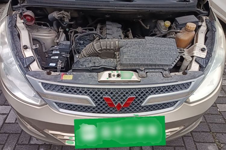 Used Wuling Rongguang V 2016 1.5L Practical Version Engine Bay