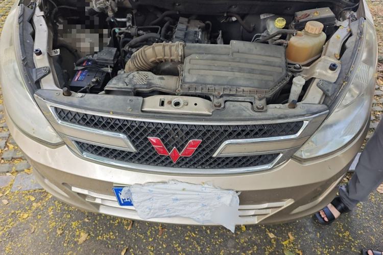 Used Wuling Rongguang V 2016 1.5L Standard Version Engine Bay