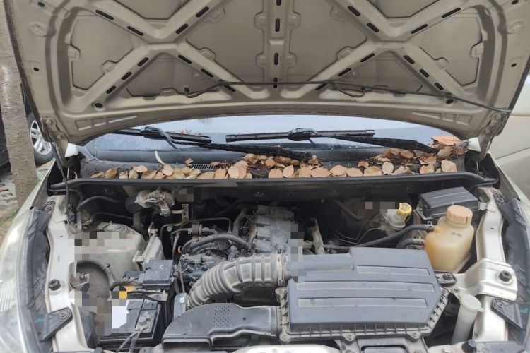 Used Wuling Rongguang V 2016 1.5L Standard Version Engine Bay