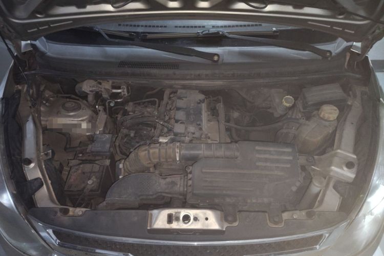 Used Wuling Rongguang V 2016 1.5L Standard Version Engine Bay