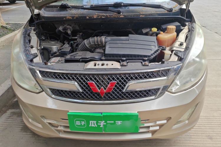 Used Wuling Rongguang V 2016 1.5L Standard Version Engine Bay