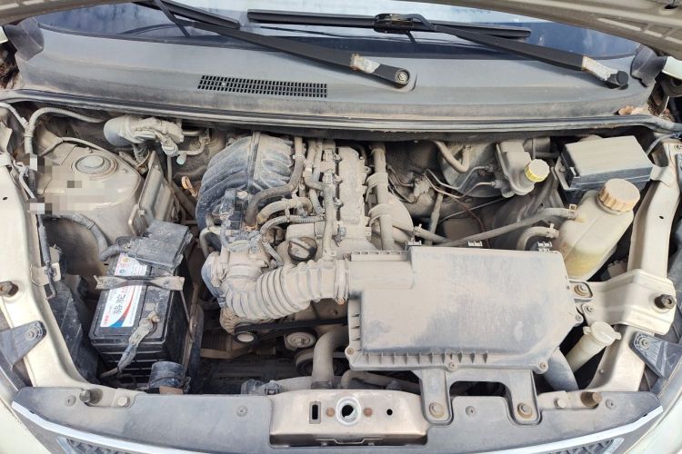 Used Wuling Rongguang V 2016 1.2L Practical Version Engine Bay