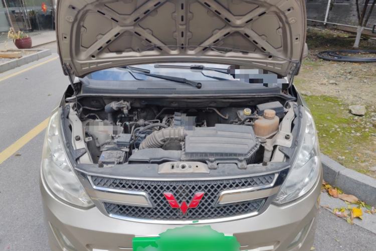 Used Wuling Rongguang V 2016 1.5L Standard Version Engine Bay