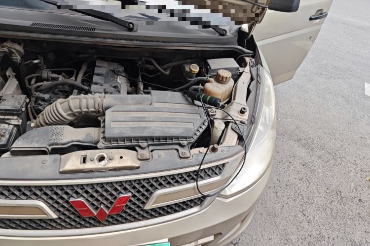 Used Wuling Rongguang V 2016 1.5L Practical Version Engine Bay Left