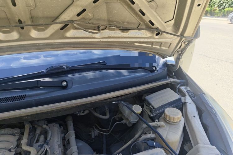 Used Wuling Rongguang V 2016 1.2L Practical Model Non-Power-Assisted Engine Bay Left