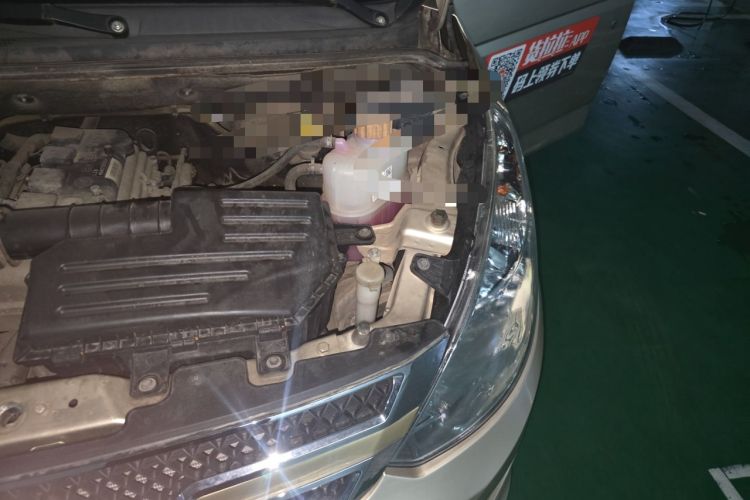 Used Wuling Rongguang V 2016 1.5L Standard Version Engine Bay Left