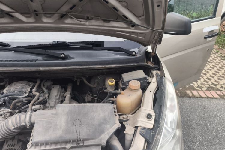 Used Wuling Rongguang V  Engine Bay Left