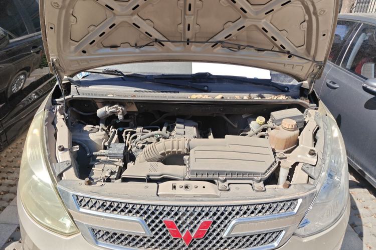 Used Wuling Rongguang V 2016 1.5L Standard Version Engine Bay