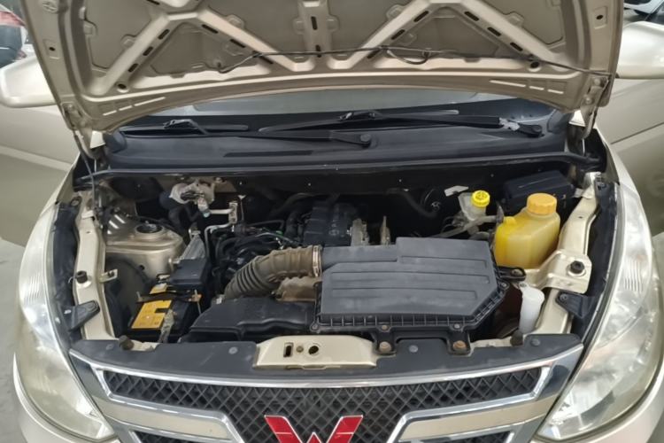 Used Wuling Rongguang V 2016 1.5L Standard Version Engine Bay