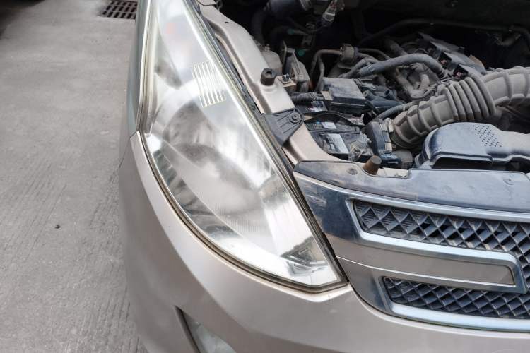 Used Wuling Rongguang V 2016 1.5L Standard Version Engine Bay Right