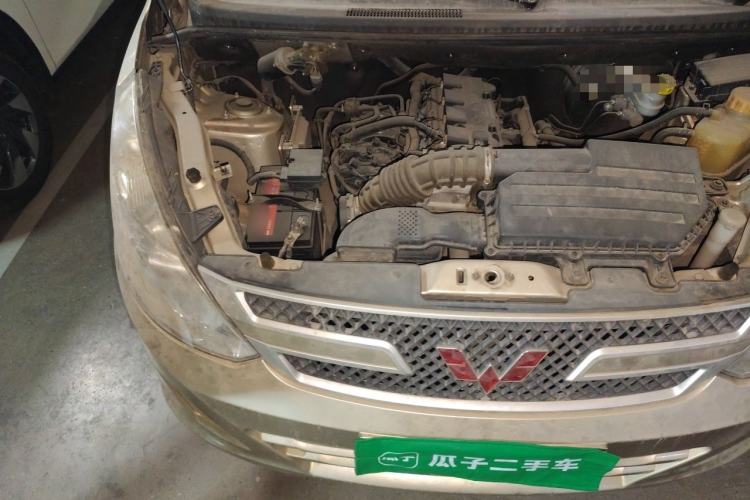 Used Wuling Rongguang V 2016 1.5L Practical Version Non-Power-Assisted Engine Bay Right