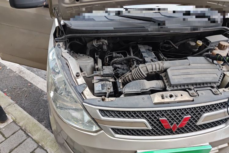 Used Wuling Rongguang V 2016 1.5L Practical Version Engine Bay Right