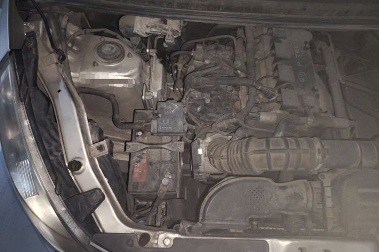 Used Wuling Rongguang V 2016 1.5L Standard Version Engine Bay Right