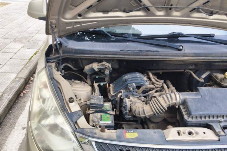 Used Wuling Rongguang V 2016 1.2L Standard Version Engine Bay Right