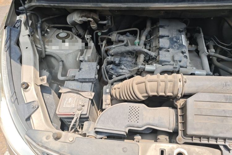 Used Wuling Rongguang V 2016 1.5L Standard Version Engine Bay Right