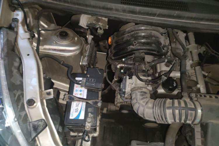 Used Wuling Rongguang V 2016 1.2L Practical Version Engine Bay Right