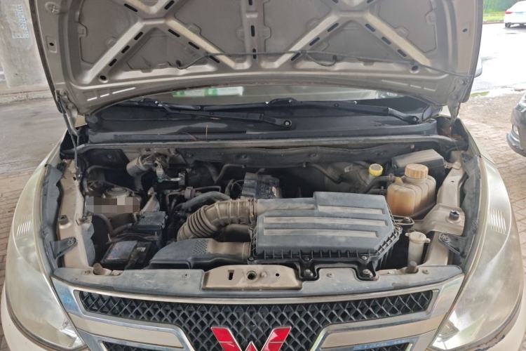 Used Wuling Rongguang V 2016 1.5L Standard Version Engine Bay