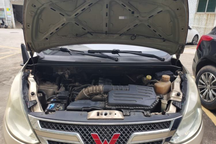 Used Wuling Rongguang V 2016 1.5L Standard Version Engine Bay