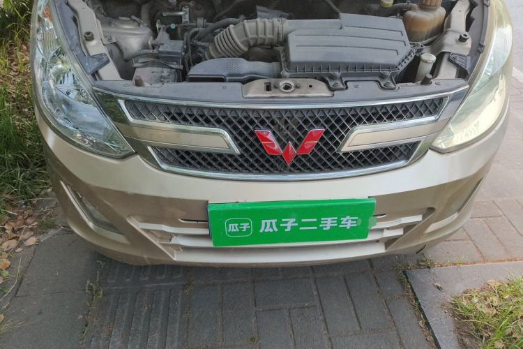 Used Wuling Rongguang V 2016 1.5L Standard Version Engine Bay