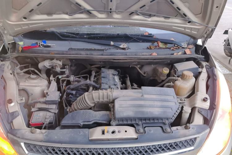 Used Wuling Rongguang V 2016 1.5L Standard Version Engine Bay