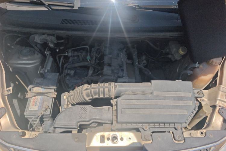 Used Wuling Rongguang V 2016 1.5L Standard Version Engine Bay