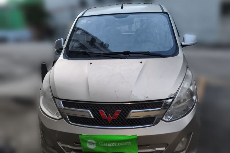 Used Wuling Rongguang V 2016 1.5L Standard Version Front