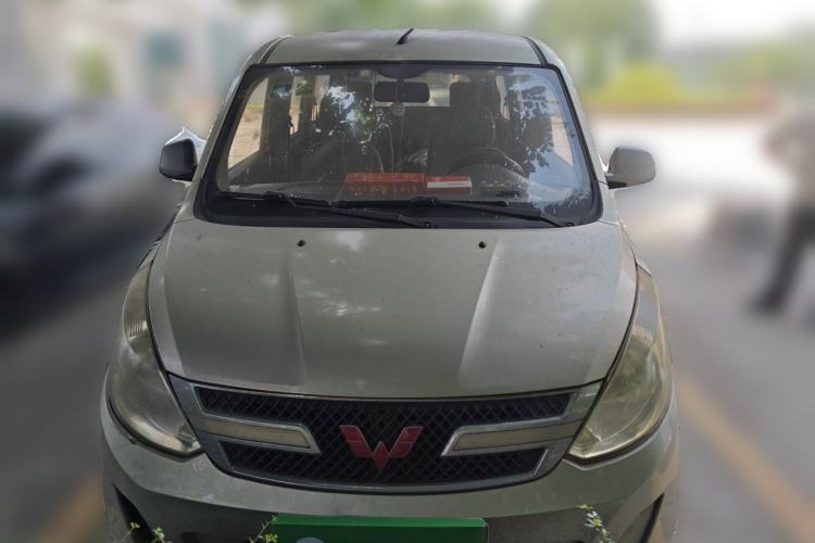 Used Wuling Rongguang V 2016 1.5L Standard Version Front