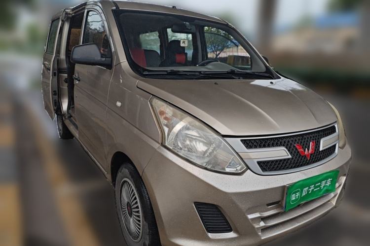 Used Wuling Rongguang V 2016 1.2L Practical Version Front Right 45 Deg