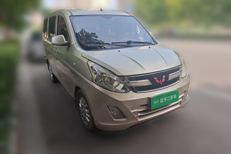 Used Wuling Rongguang V 2016 1.5L Standard Version Front Right 45 Deg