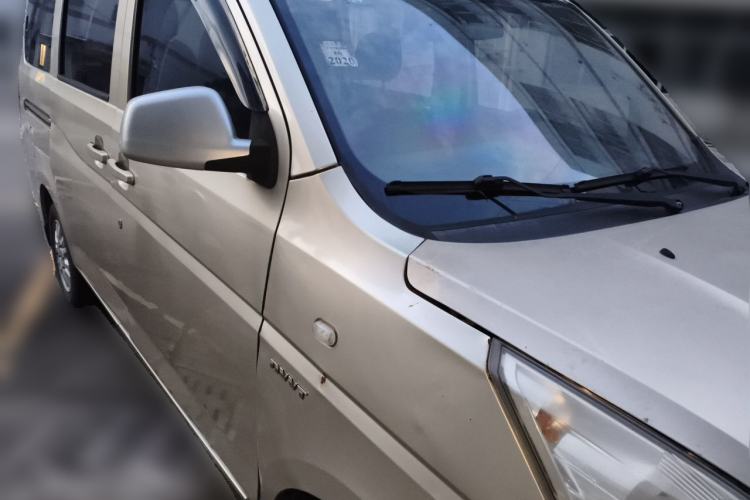 Used Wuling Rongguang V 2016 1.5L Standard Version Front Right 45 Deg